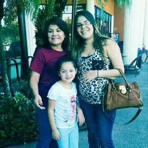 Meet your Posher, Manuela