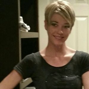 Meet your Posher, Angela