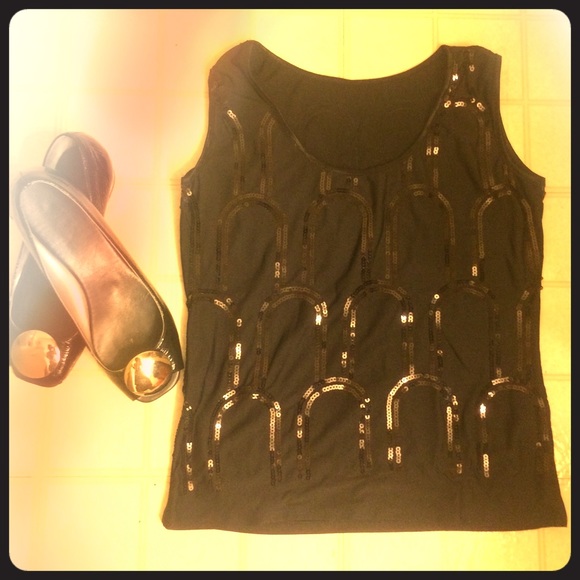 NWOT.Day and night blouse