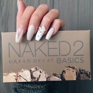Naked 2 Basics ✨