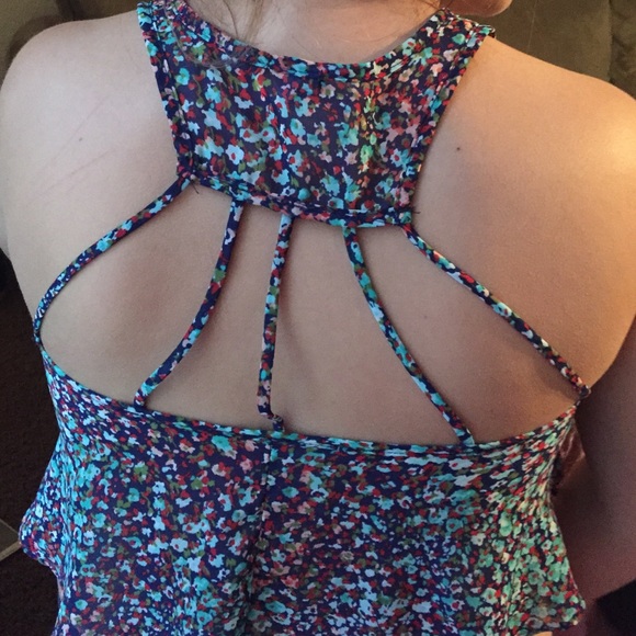 Flower crop top 😃 - Picture 2 of 2