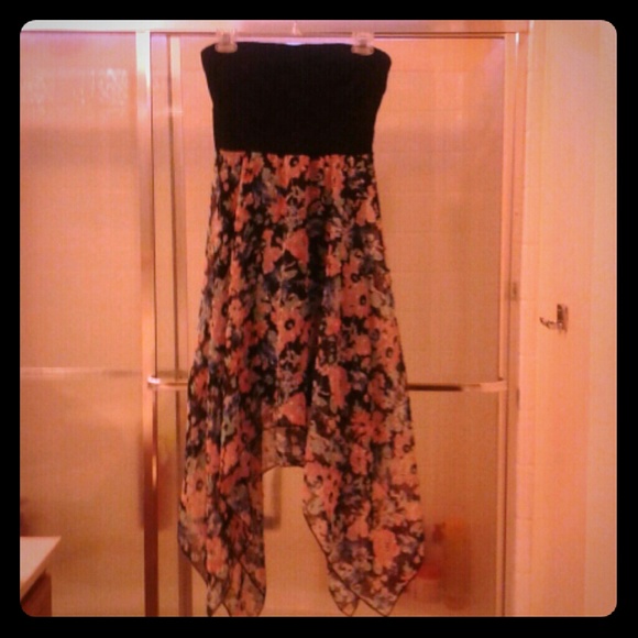 Cute and flirty strapless dress