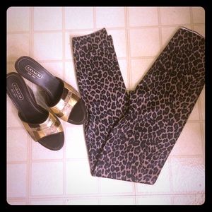 NWOT.Full figured women's animal print leggings.