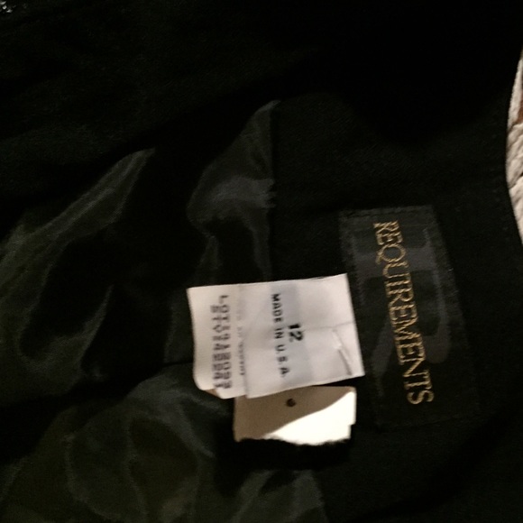 Requirements black with glider down front - Picture 1 of 4