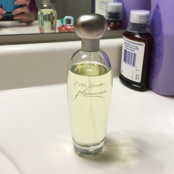 Estée Lauder Pleasures Perfume