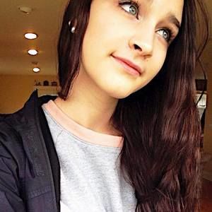 Meet your Posher, Lydia