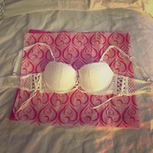Beautiful VS White Lace Push-Up Bra