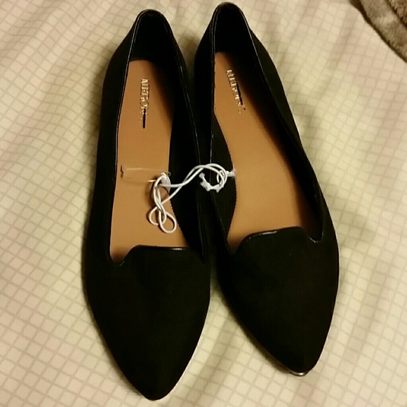 Classic black flats