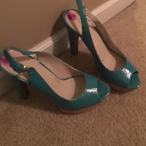 Open toe sandals/heels
