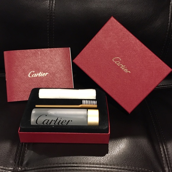 cartier ring cleaning