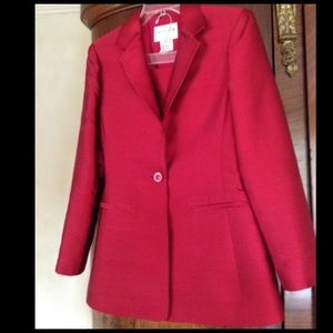 Women's Oscar de la Renta red suit