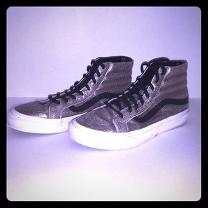 VANS Woman's SK8-Hi top Grey Metallic Size 7