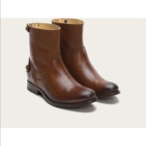 Frye Melissa short button boot size 8.5B - brown