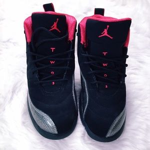 Jordan 12's