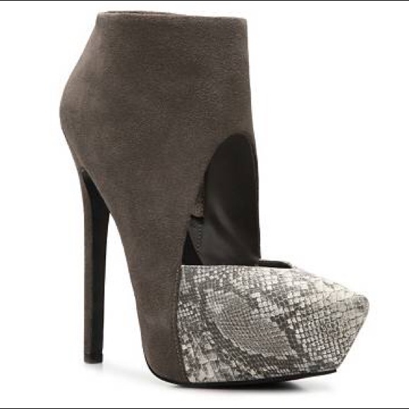 Steve Madden Claraa Booties