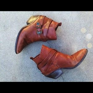 Vintage Cognac Cowboy Ankle Boots
