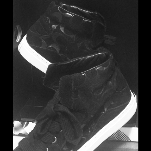 Shoe Black