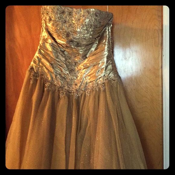 Gorgeous prom dress!