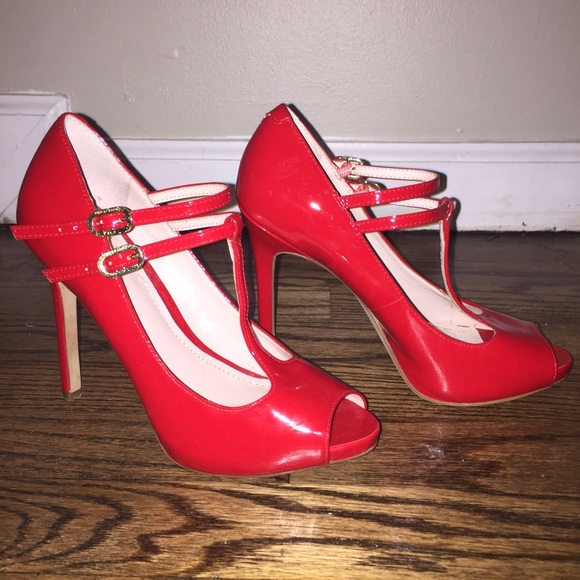 Vince Camuto 'Carlii' Patent Leather Peep Toe Pump