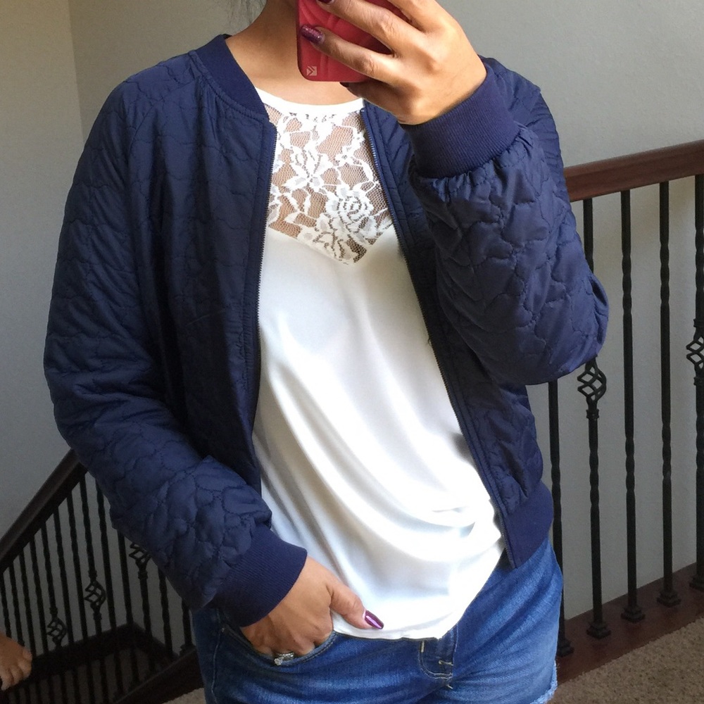 ๐Navy blue quilted bomber jacket๐ - Picture 2 of 4