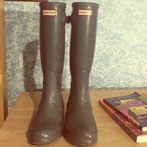 Grey hunter boots