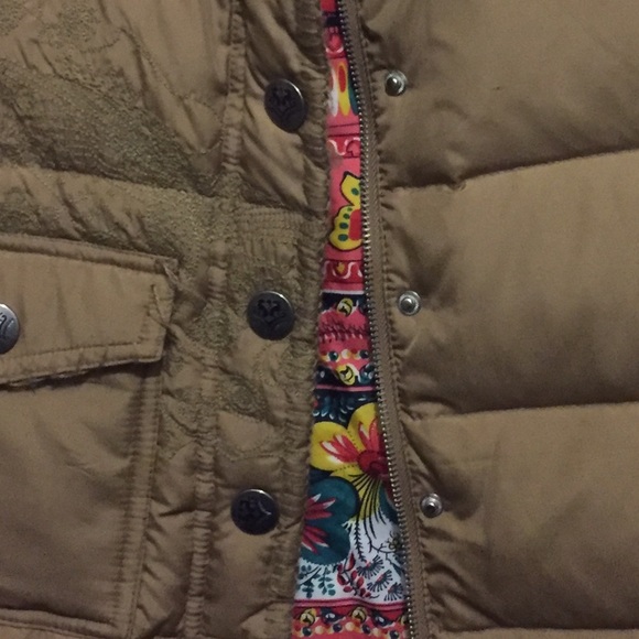 Detailed fluffy winter vest - Picture 2 of 3