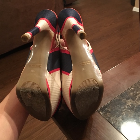 Guess Heels, size 5 1/2 M. - Picture 2 of 3