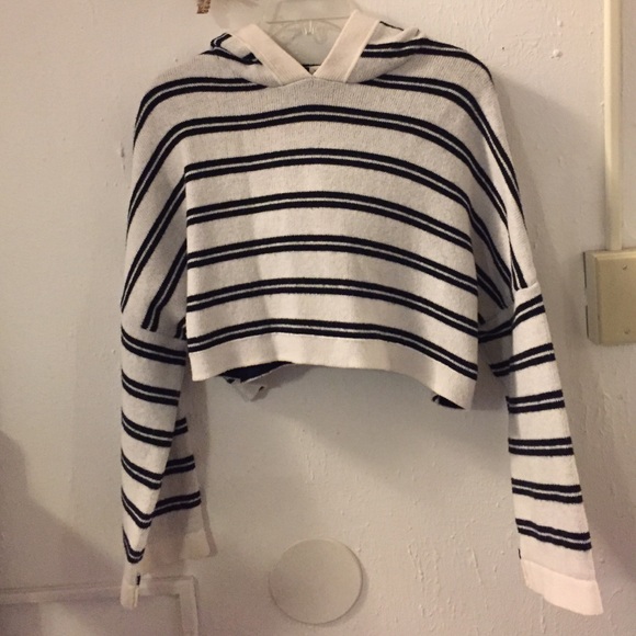 Silence and noise hooded crop