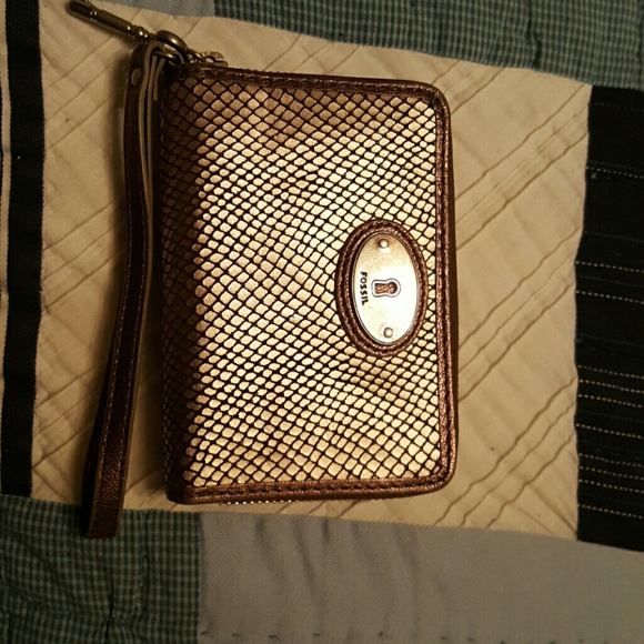 Fossil wristlet