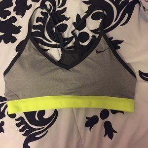 Nike sports bra M