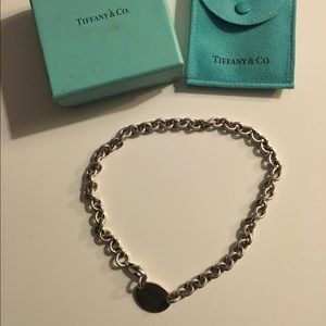 Tiffanys "return to Tiffanys" oval necklace