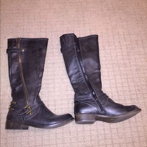 Black, tall boots. Worn once inside!