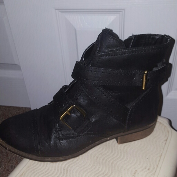 Black bootie