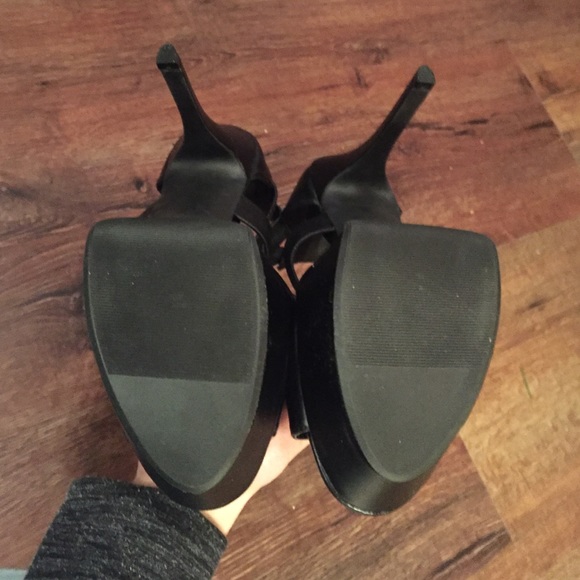 🎯SOLD ON Ⓜ️ERCARI🎯 - Picture 4 of 4