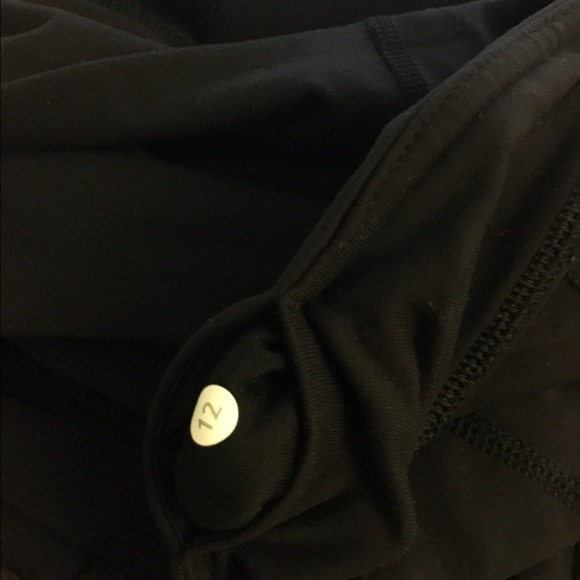 Lululemon gather & crow
