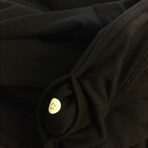 Lululemon gather & crow