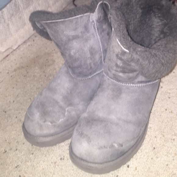 Gray Bailey Button Uggs