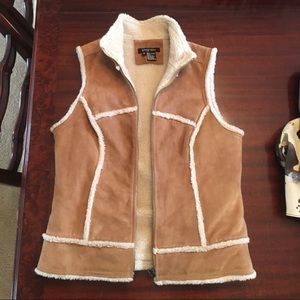 Vest and Necklace Bundle