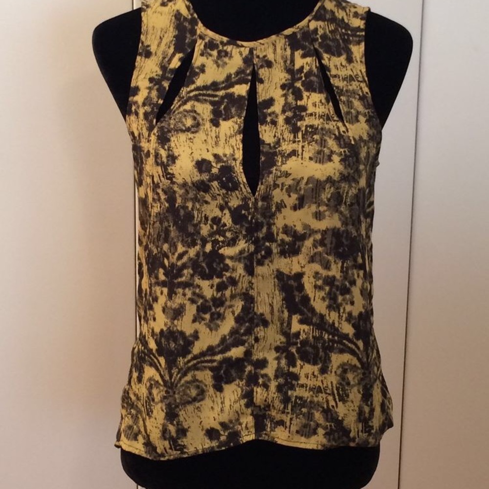 Silence & Noise Cutout Sleeveless Blouse