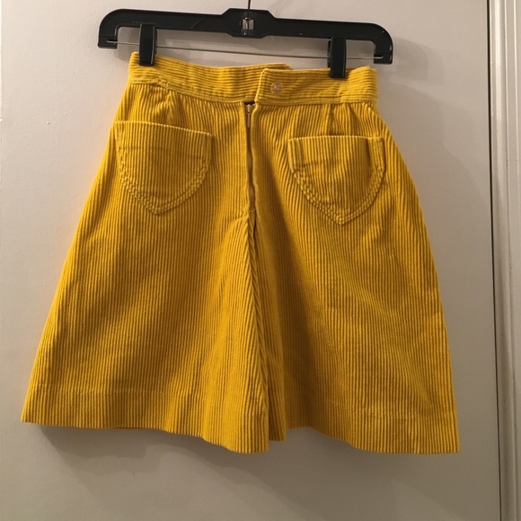 Vintage corduroy align skirt in mustard yellow.