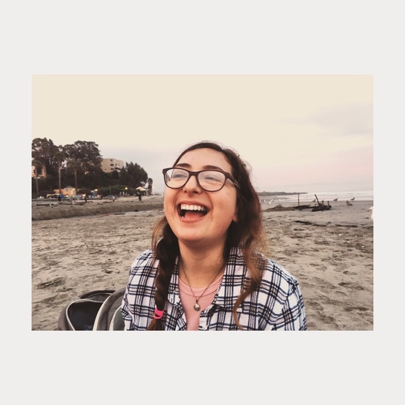 Meet your Posher, Allie - Picture 3 of 4