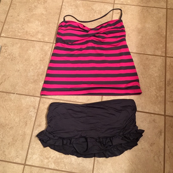 Mossimo Tankinki with skort bottom sz L