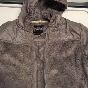 Gray fuzzy north face jacket with hood