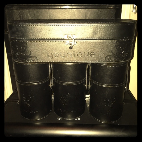 Younique Cases