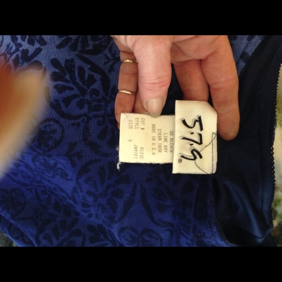 Dress - Picture 3 of 3