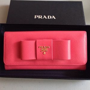 Prada  saffiano bow continental wallet