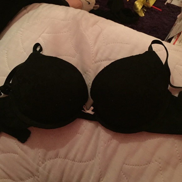 Black lace bra