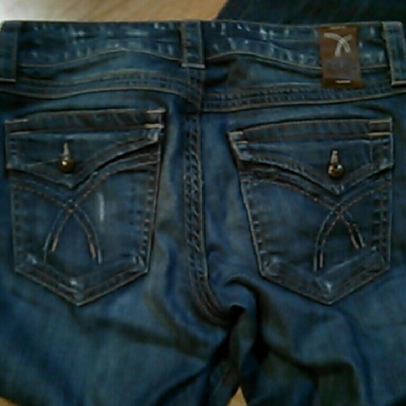 YOUR NEW FAVORITE FORM FITTING JEANS! - Picture 3 of 4