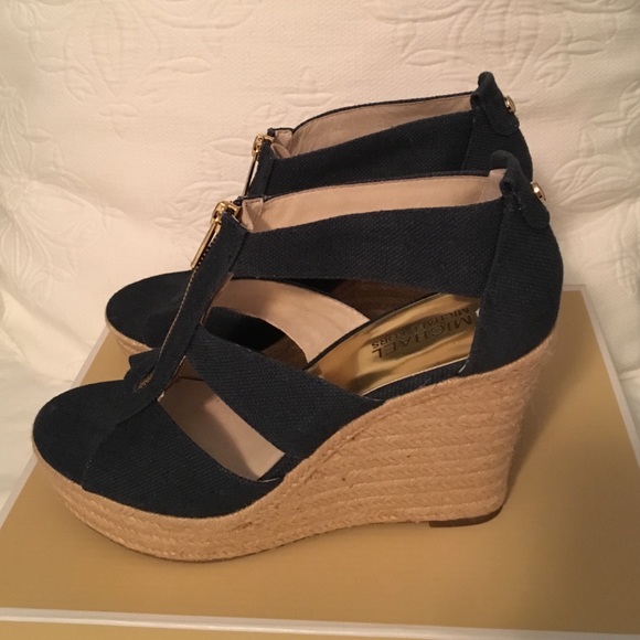 New MICHAEL Micharl Kors navy/denim platform wedge