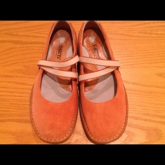 Born Suede size 7.5 Mary Jane shoes - Picture 1 of 4